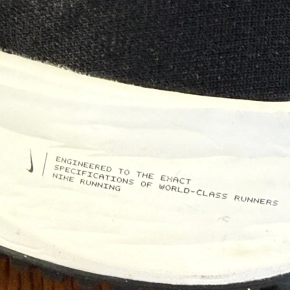 Women’s NIKE PEGASUS 37 size 9 Running Shoes - Picture 4 of 15